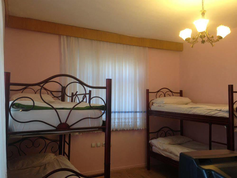 נבשהיר Dedeli Deluxe Hotel מראה חיצוני תמונה